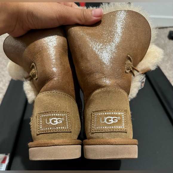 Ugg Boots Fur Lined Swarovski Crystal Button Size 5 to 5.5 - Picture 7 of 12